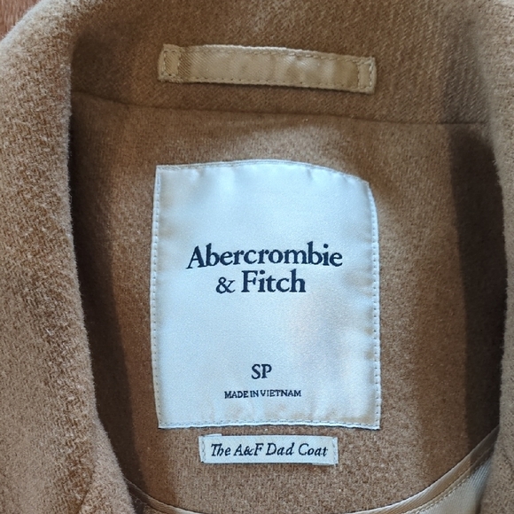 Abercrombie & Fitch Classic Tan Trench Coat - Picture 2 of 14